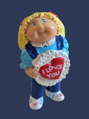 10/$25 Vintage 1984 Cabbage Patch Kids PVC Blonde Girl with Valentine
